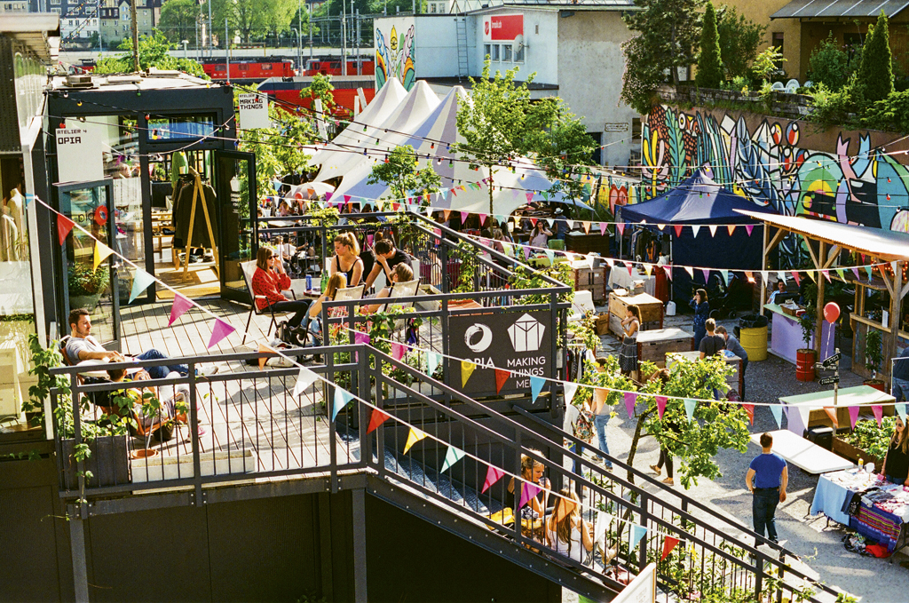 Zuerich West, Viadukt-Boegen, Frau Gerolds Garten